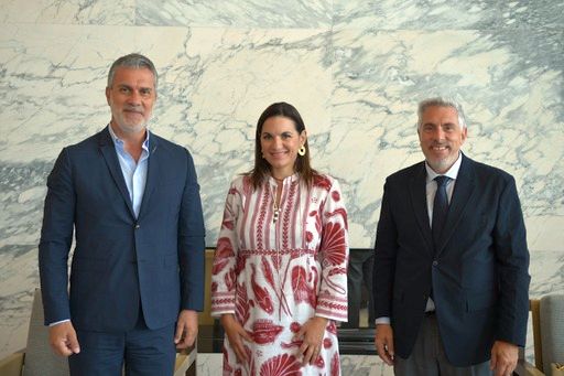 Ο Έλληνας υπουργός Τουρισμού έχει συνομιλίες με τον Λιβανέζο υπουργό στην Αθήνα