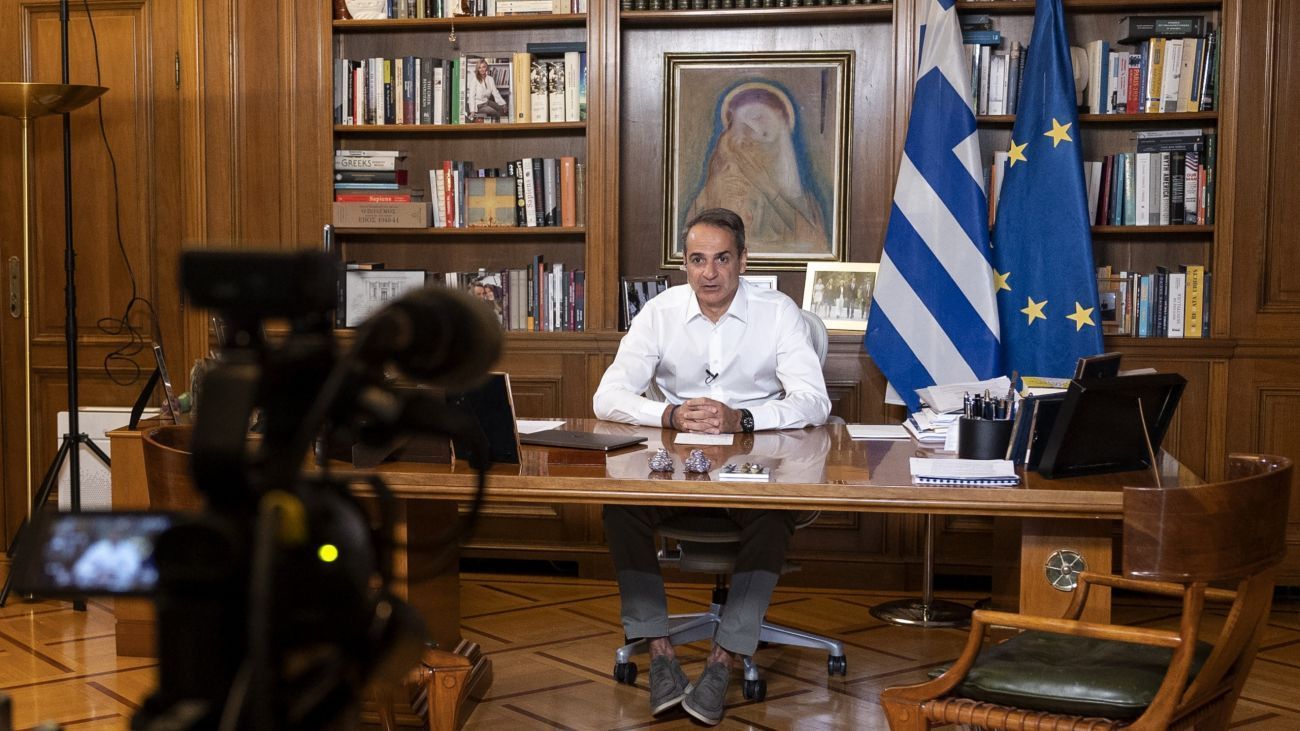 Greek Prime Minister Kyriakos Mitsotakis during his interview on ITV’s “Good Morning Britain” with Ed Balls and Kate Garraway. Photo source: PM press office