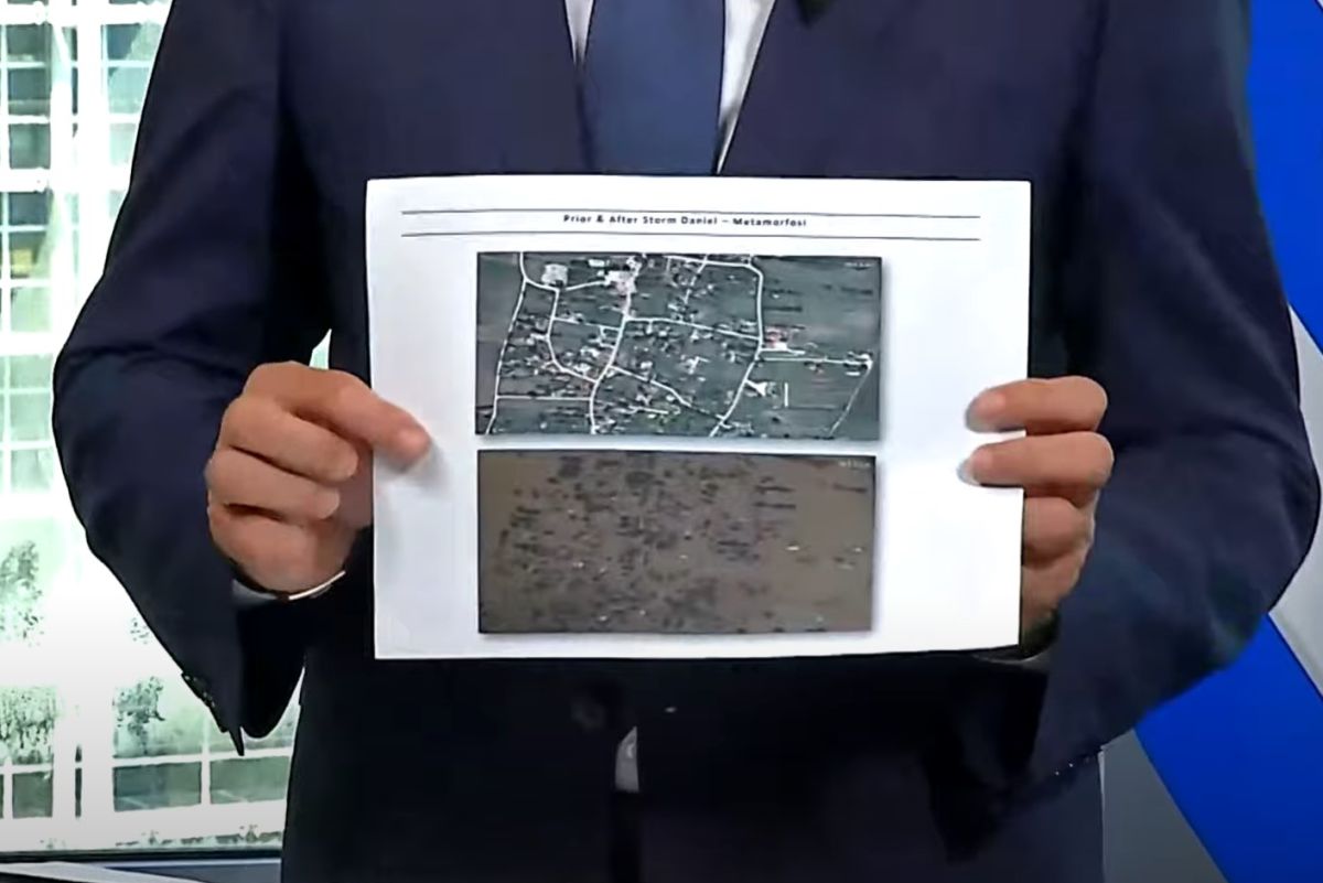 Greek Prime Minister Kyriakos Mitsotakis shows a photo of the damage Storm Daniel caused to the village of Metamorfosi in Karditsa. "This is how it was before the storm, how it is now, and unfortunately, we have dozens of villages that are in a similar situation," he said during his meeting with European Commission President Ursula von der Leyen.