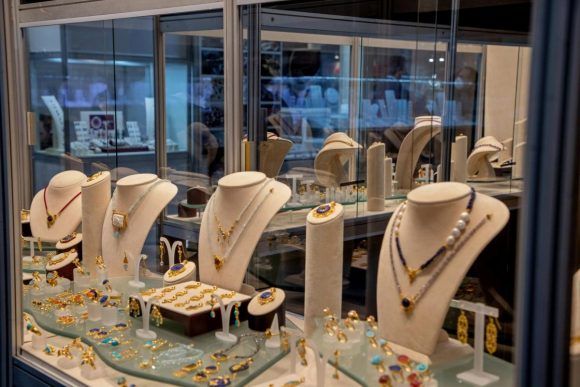Greece Explores Jewelry-making as a Tourist Experience