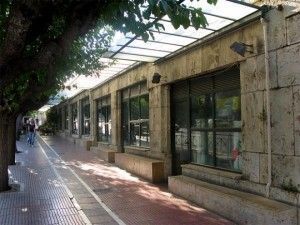 Mayor Kaklamanis has requested to use the premises of two of the closed down florist venues near Parliament on Vasilissis Sofias avenue to create tourist information booths.