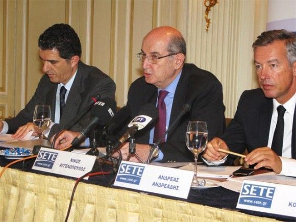 SETE's president, Nikos Angelopoulos, expressed his frustration and disappointment towards the attitude of Emporiki Bank, which he said would not accept checks issued by tourism businesses, suggesting that thy are not creditworthy. In a release Emporiki Bank denied this and expressed its support for the tourism sector.