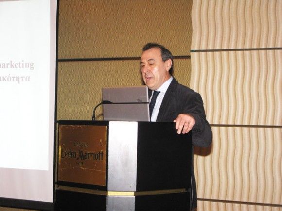 "The hotelier must approach the market with the question 'Tell me what you want me to sell you' before any marketing action is taken," said Loukas Douvas, managing director of the Athens-Attica Hotel Association, during his presentation on the dynamics of modern marketing in the hotel reality. "The hotelier must get to know their customers well, understand their needs and then develop appropriate products and services to meet those needs," he said.