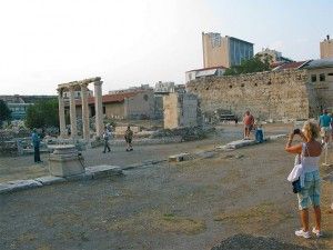 Tourists are enthused with Greece's archaeological sites, however, according to local consumer associations they also file a plethora of complaints in regards to tourism services.