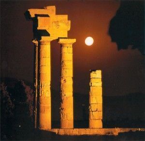 Temple of Apollo at the Acropolis of Lindos, Rodos, by night.