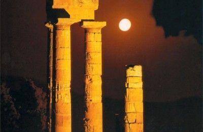 Temple of Apollo at the Acropolis of Lindos, Rodos, by night.