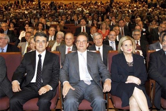 SETE President, Stavros Andreadis, Prime Minister Constantinos Karamanlis, and Tourism Minister Fanni Palli-Petralia.
