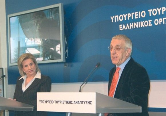 Tourism Development Minister Fanni Palli-Petralia with Athens Mayor Nikitas Kaklamanis.