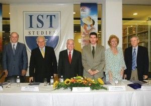 Haris Kokkosis, special secretary for strategic planning in the ministry of tourism; Ioannis Tzoannos, general secretary in ministry of merchant marine; Giorgos Chiotis, dean of IST; Giorgos Drakopoulos, general manager of SETE; Aleka Madaraka-Sheppard, founding director of LSLC, ORA and UCL; and Dimitris Vasilakis, president of EPEST.