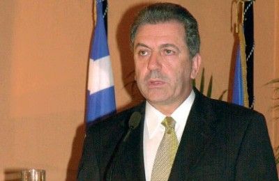 Tourism Minister Dimitris Avramopoulos, 51, a political science major from Athens Law School, began in the diplomatic corps in 1980 and from 1995 to 2002 was the mayor of Athens. He is married, has two sons and speaks English, French and Italian as well as his native Greek.