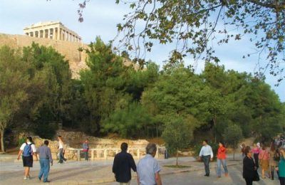 The Acropolis was closed, during the weekend of 21-22 July, due to the Panhellenic Union of Staff for the Guarding of Antiquities's strike.