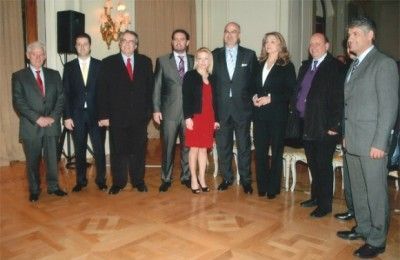 Deputy Culture and Tourism Minister Angela Gerekou (center-right) with the Hellenic Chamber of Hotels' new Board of Directors.