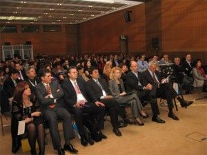Tourism professionals, prefects and mayors attended the 6th IMIC’s opening ceremony. Front row/far right: Key tourism figures Athens-Attica Hoteliers Association President Yiannis Retsos and General Secretary of Tourism Yiorgos Poussaios.