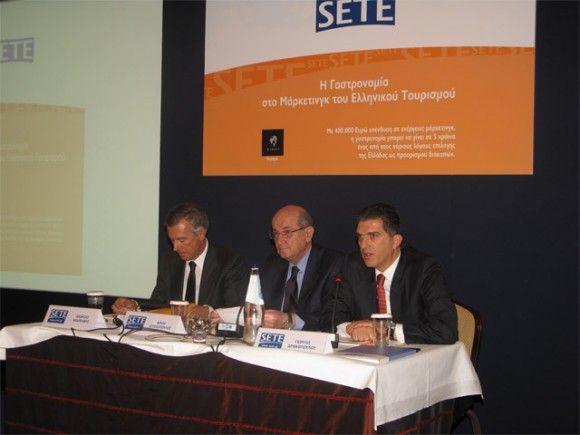Andreas Andreadis, president of the Hellenic Federation of Hoteliers; Nikos Angelopoulos, president of SETE; and George Drakopoulos, general director of SETE.