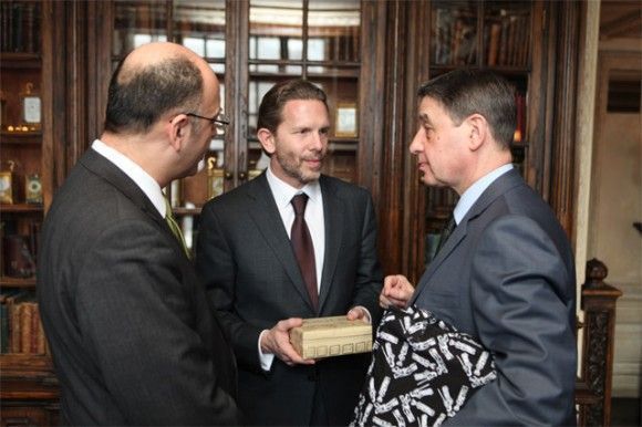 During his visit to this year’s MITT exhibition in Moscow Culture and Tourism Minister Pavlos Geroulanos met with Russia's Minister of Culture Alexander Avdeev (right).
